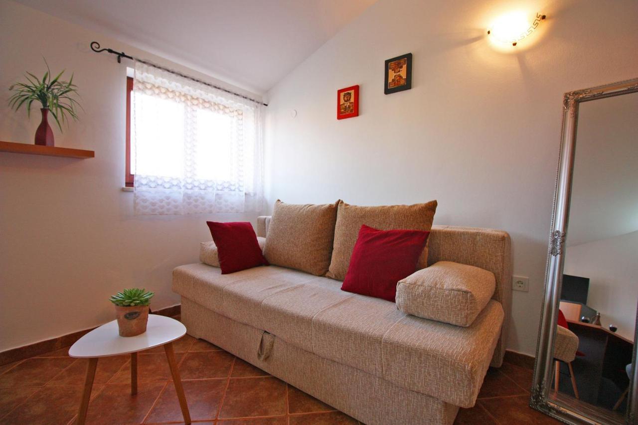 Brijunisol - 3 Apartments Top Position Near The Beautiful Beach Fažana Exterior foto