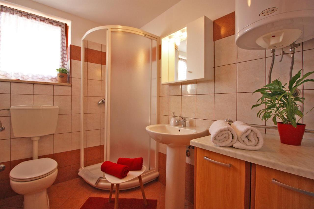Brijunisol - 3 Apartments Top Position Near The Beautiful Beach Fažana Exterior foto