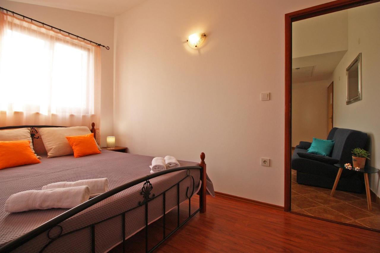 Brijunisol - 3 Apartments Top Position Near The Beautiful Beach Fažana Exterior foto