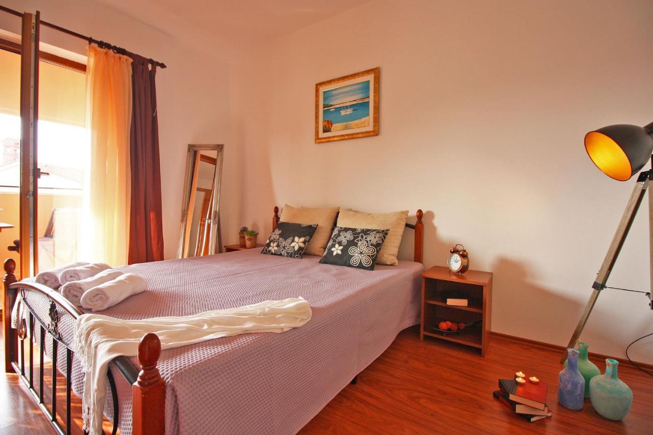 Brijunisol - 3 Apartments Top Position Near The Beautiful Beach Fažana Exterior foto
